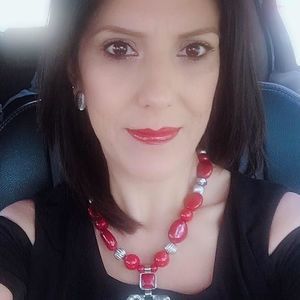 Meet your Posher, Sandra v